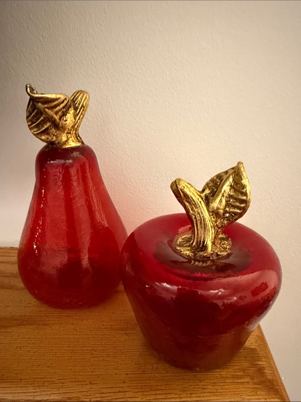 Vintage ruby red crackled glass apple & pear fruit figurines (set)